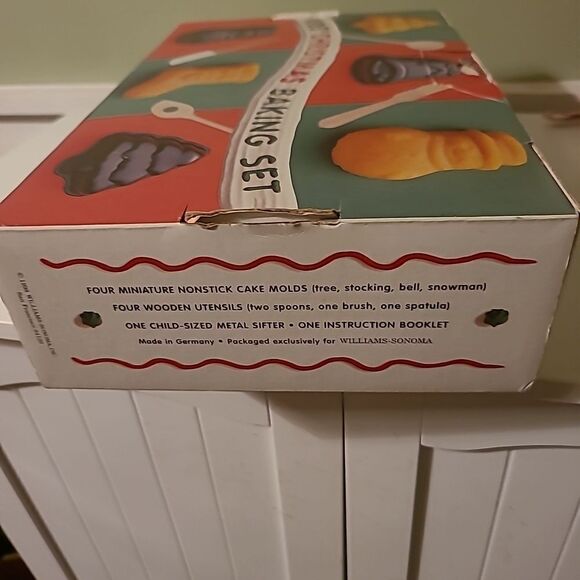 1998 Williams Sonoma Kid's Baking Set - Picture 11 of 11